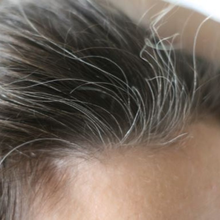 white_hair_PVOa4ITYcc